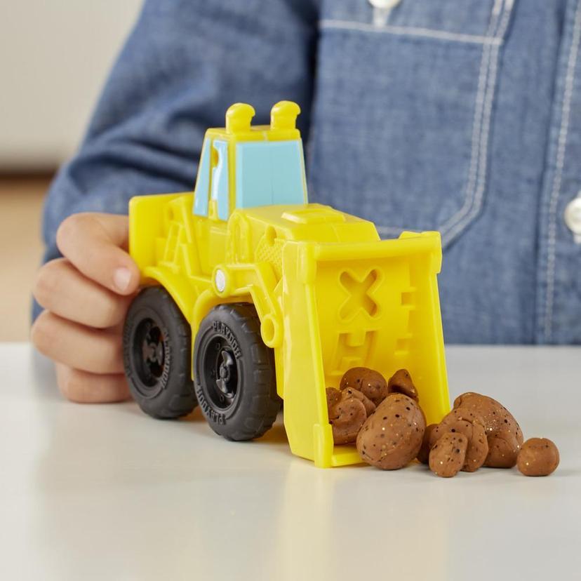 شاحنات لعبة للتشييد وهما حفارة ومركبة تحميل من Play-Doh Wheels بصلصال بناء رملي من Play-Doh غير سام بالإضافة إلى لونين إضافيين product image 1