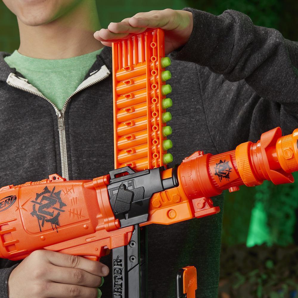 Nailbiter: بلاستر Zoom &amp; Doom Nerf Zombie Strike Toy مع خزنة تحديد الأسهم، والدبشك، والماسورة، و16 من دارتس Zombie Strike Elite الرسمية – للأطفال، والمراهقين، والبالغين product thumbnail 1