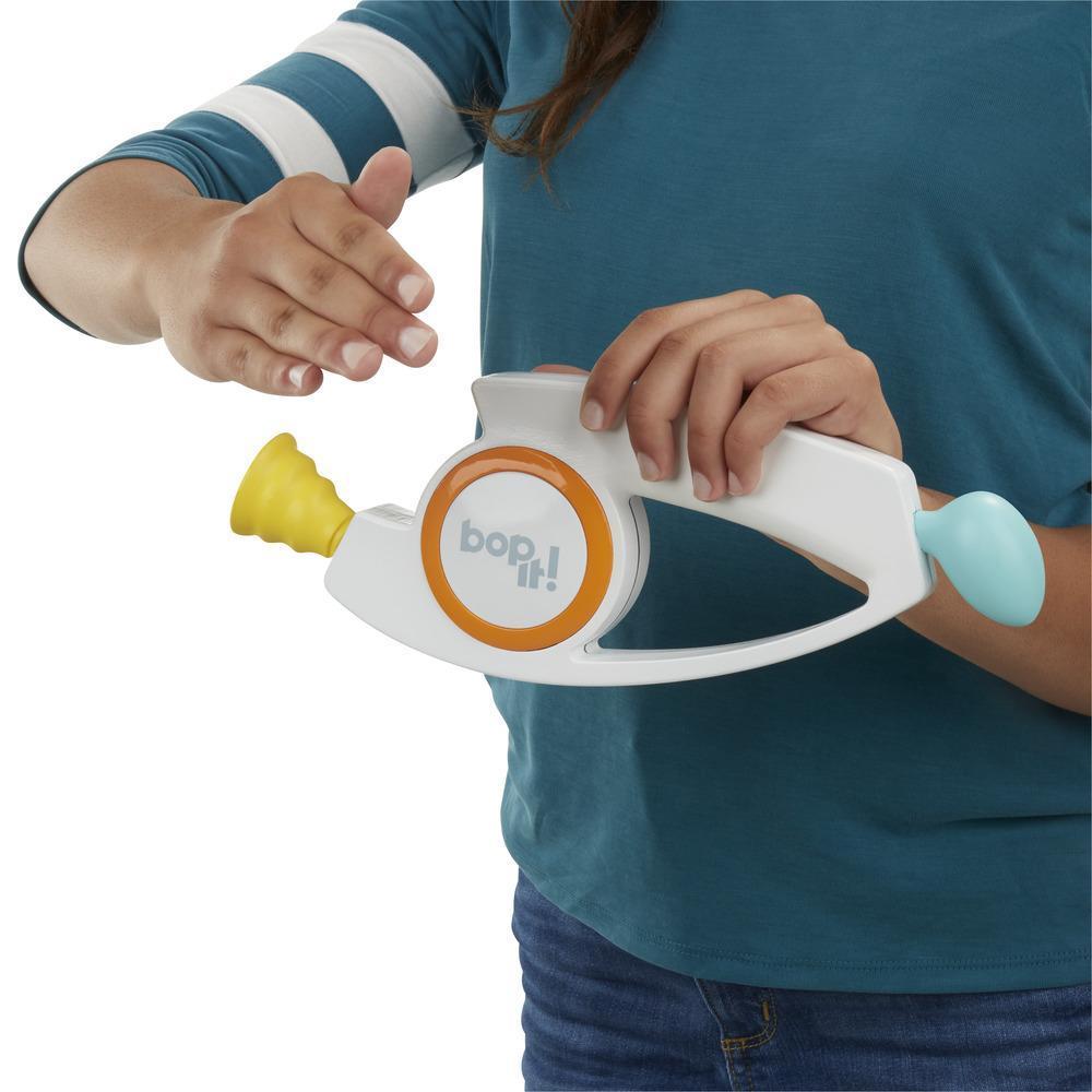 Bop It! Electronic Game product thumbnail 1