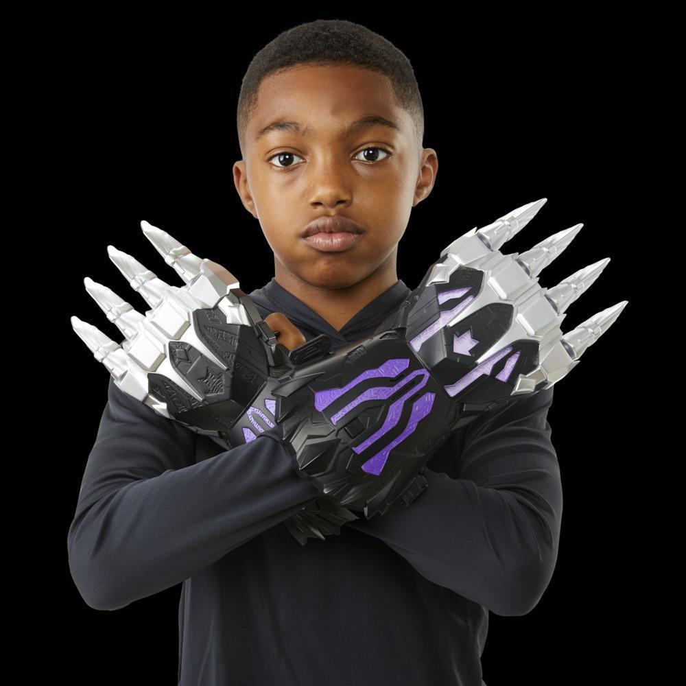 Marvel Studios' Black Panther Legacy Collection Wakanda Battle FX Claws, Light-Up Role Play Toy For Kids 5 and Up product thumbnail 1