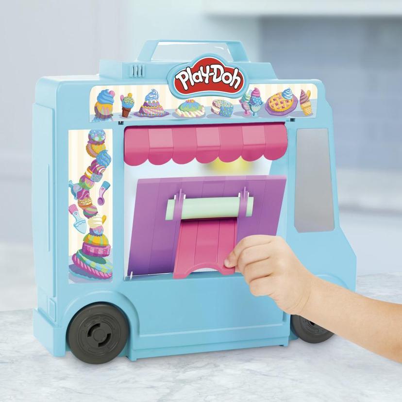 Play-Doh Care 'n Carry Vet Playset 10 Tools 5 Modeling Compound
