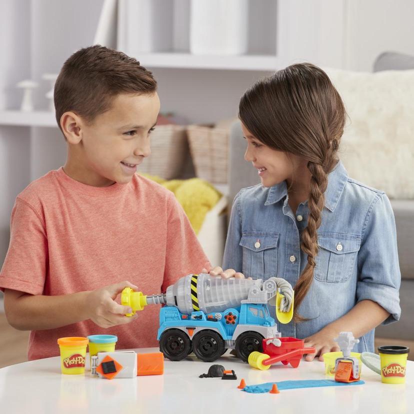 Play-Doh Wheels Cement Truck Toy with 4 Non-Toxic Play-Doh Colors product image 1