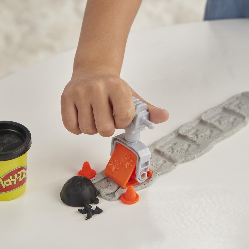 Play-Doh Wheels Cement Truck Toy with 4 Non-Toxic Play-Doh Colors product thumbnail 1