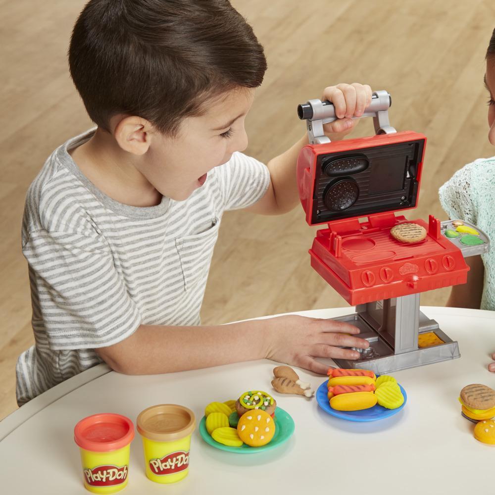 Play-Doh Kitchen Creations Grill 'n Stamp Playset for Kids 3 Years and Up with 6 Non-Toxic Colors product thumbnail 1