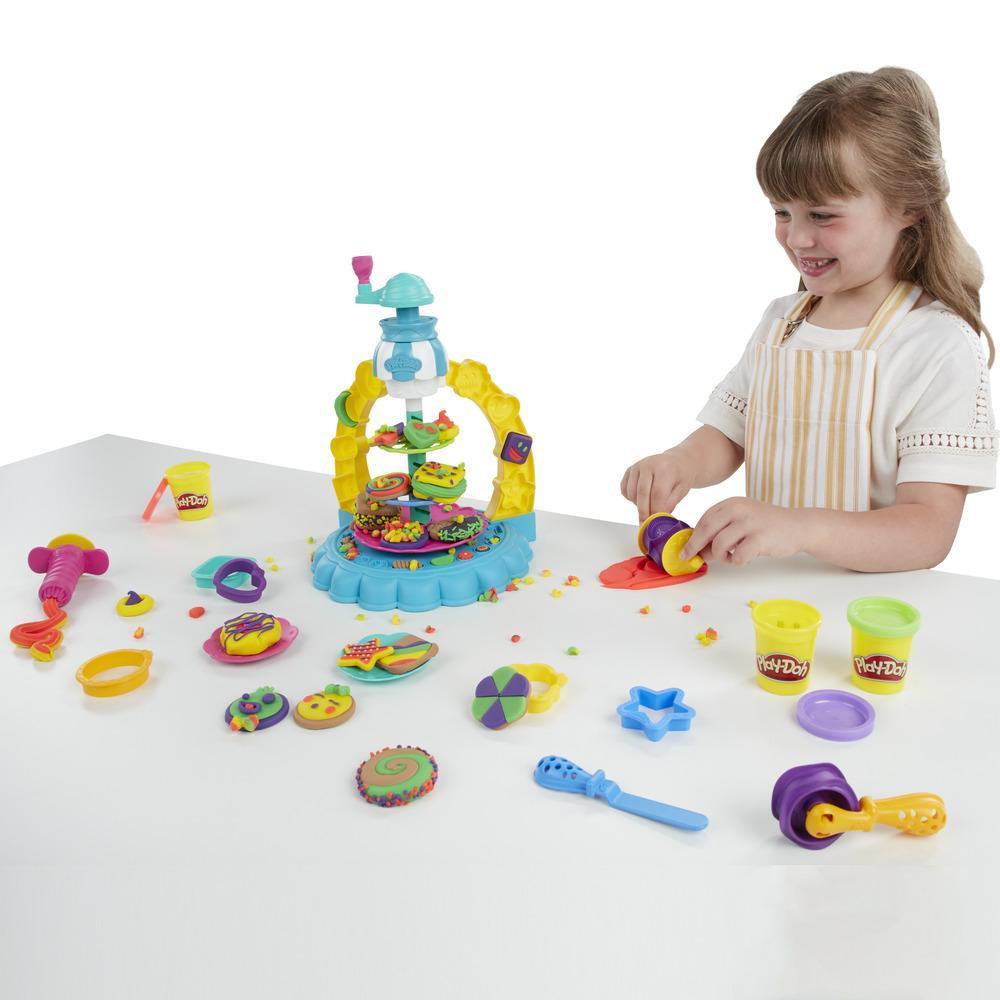 Play-Doh Kitchen Creations Sprinkle Cookie Surprise Play Food Set with 5 Non-Toxic Play-Doh Colors product thumbnail 1