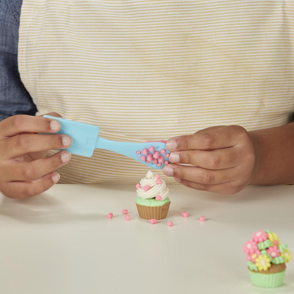 Play-Doh Kitchen Creations Spinning Treats Mixer product thumbnail 1