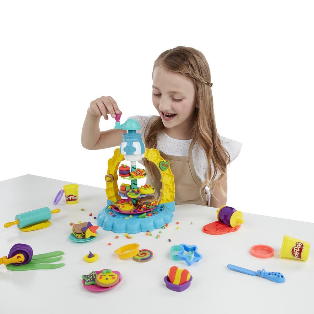 Play-Doh Kitchen Creations Sprinkle Cookie Surprise Play Food Set with 5 Non-Toxic Play-Doh Colors product thumbnail 1