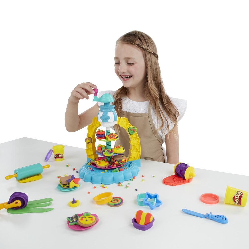 Play-Doh Kitchen Creations Sprinkle Cookie Surprise Play Food Set with 5 Non-Toxic Play-Doh Colors product thumbnail 1