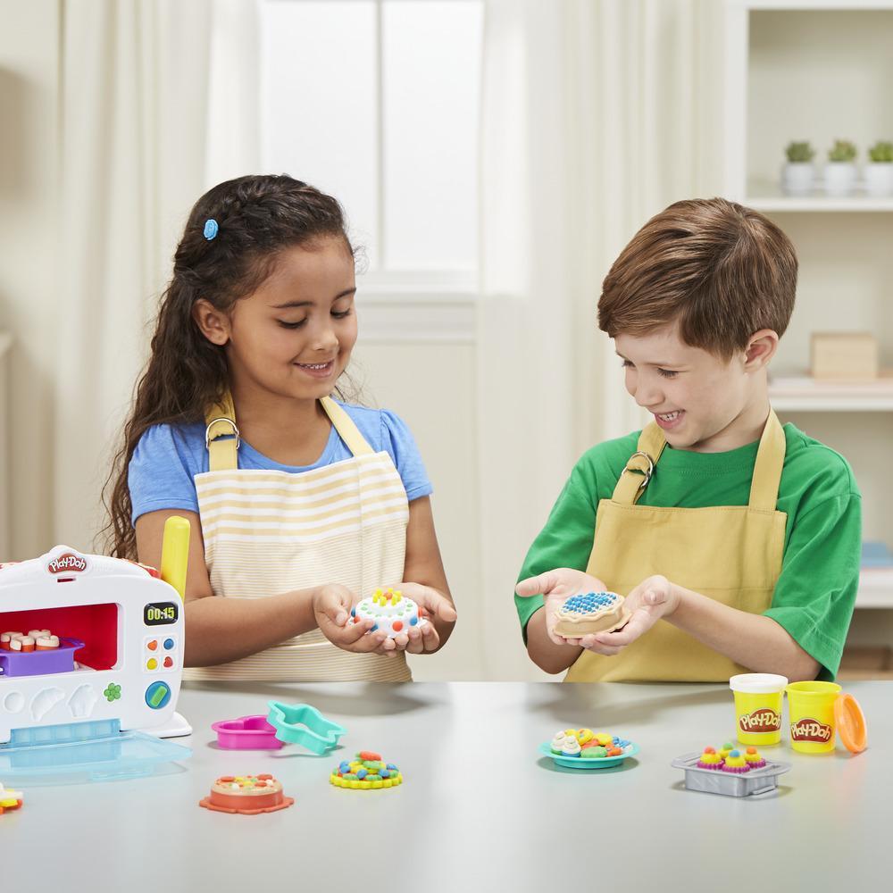 Play-Doh Kitchen Creations Magical Oven product thumbnail 1