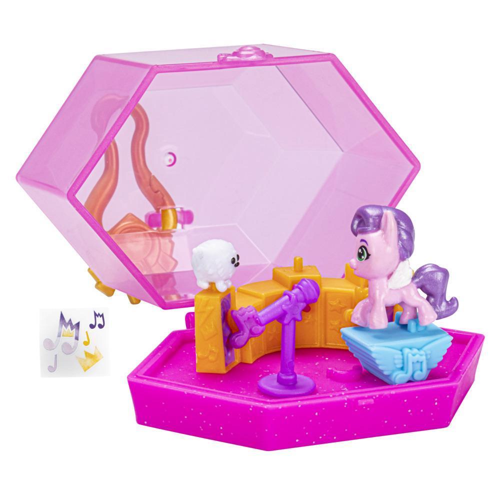 My Little Pony Mini World Magic Crystal Keychain Princess Pipp Petals Toy - Portable Playset, Accessories - Kids Ages 5+ product thumbnail 1