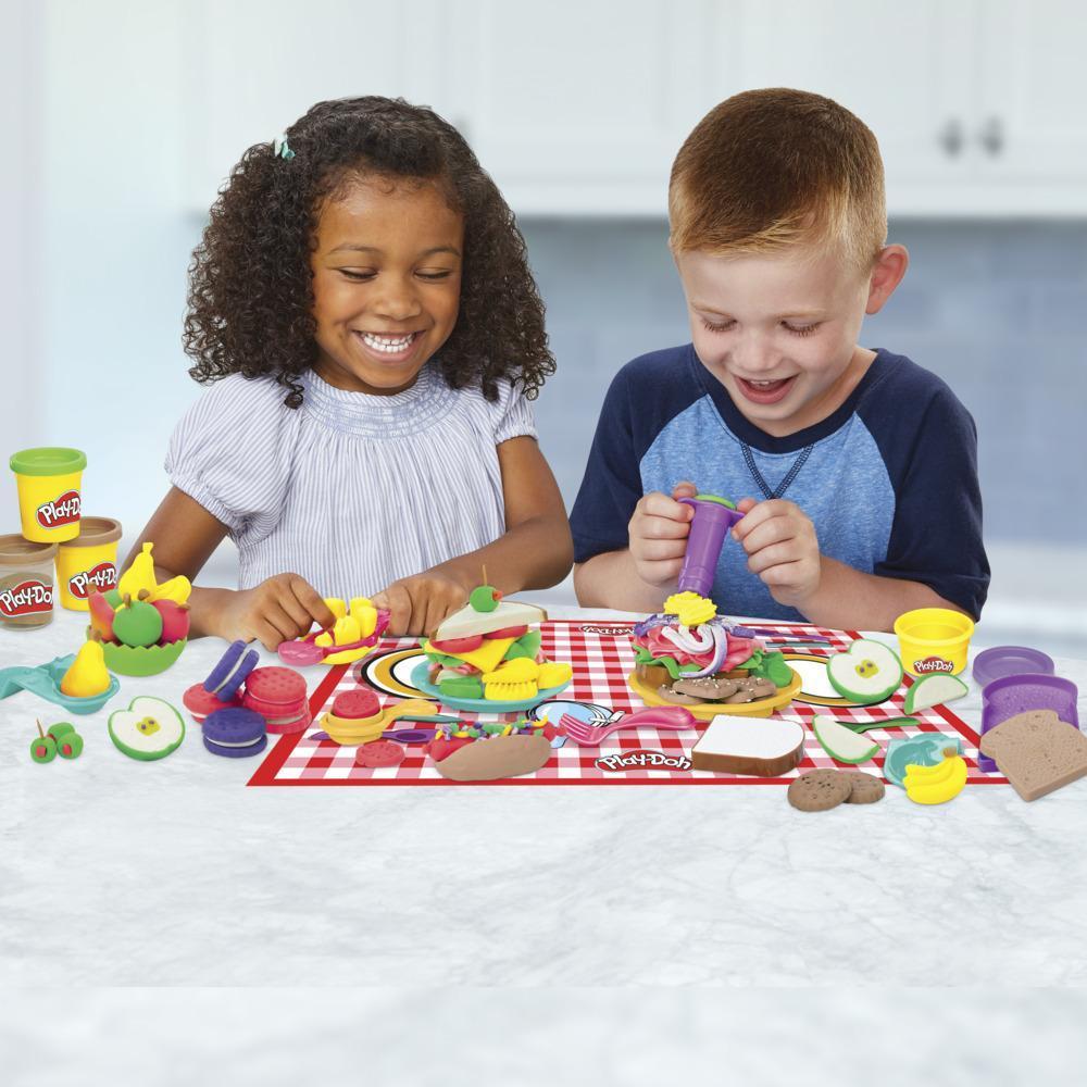 Play-Doh Kitchen Creations Picnic Lunch Playset for Kids 3 Years and Up with 8 Colors, Playmat, Over 15 Tools product thumbnail 1