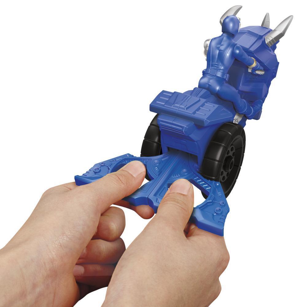 Power Rangers Dino Fury Rip N Go Tricera Battle Rider and Dino Fury Blue Ranger 6-Inch-Scale Vehicle and Figure, Toys product thumbnail 1