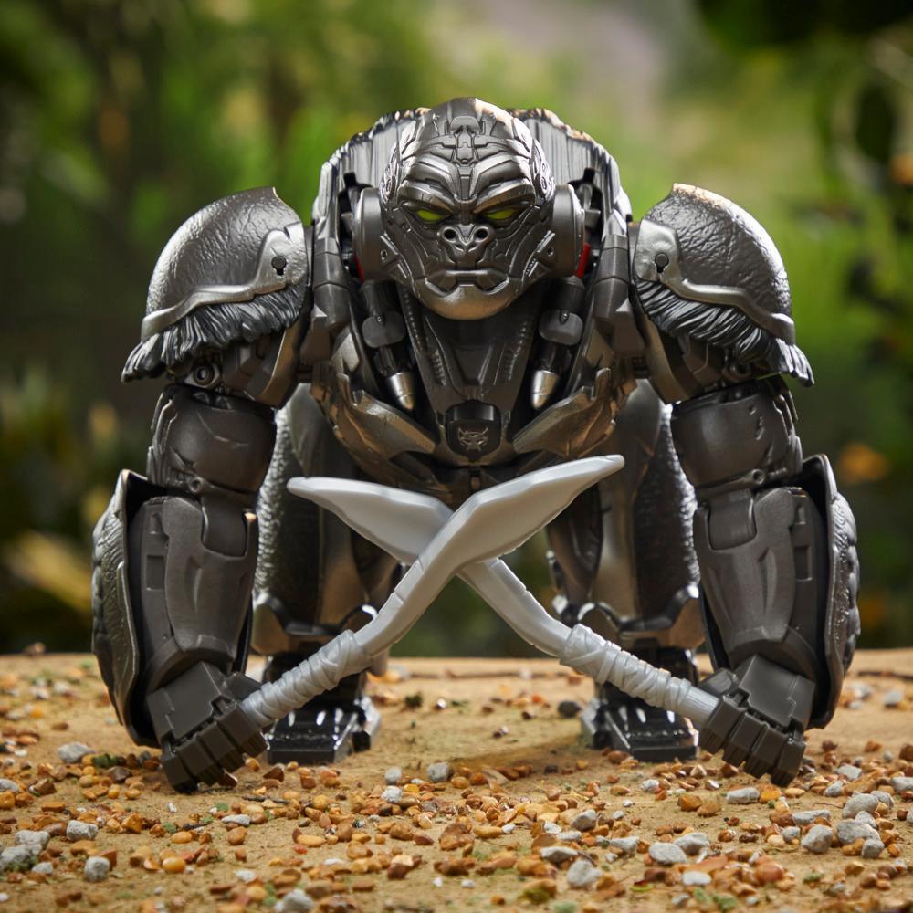 Transformers: Rise of the Beasts Command & Convert Animatronic Optimus Primal Toy (12.5”) product thumbnail 1