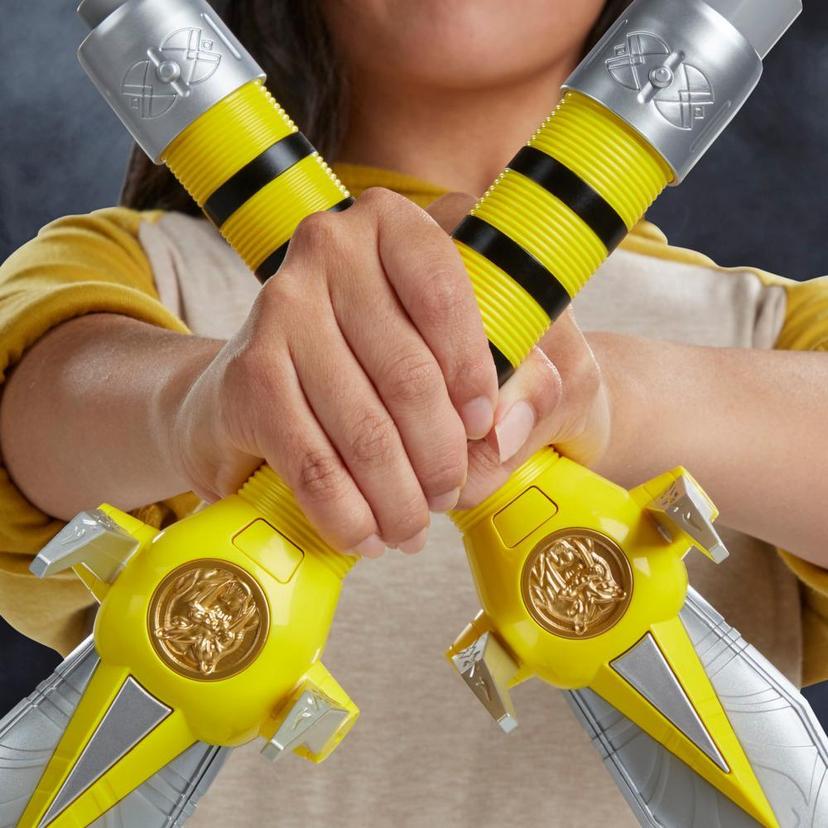Power Rangers Lightning Collection Mighty Morphin Yellow Ranger Power Daggers Roleplay product image 1