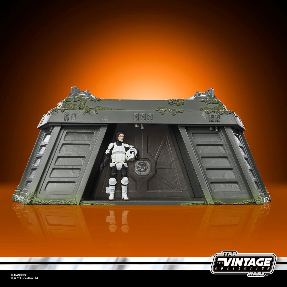 Star Wars The Vintage Collection Endor Bunker Playset & Action Figure (3.75”) product thumbnail 1