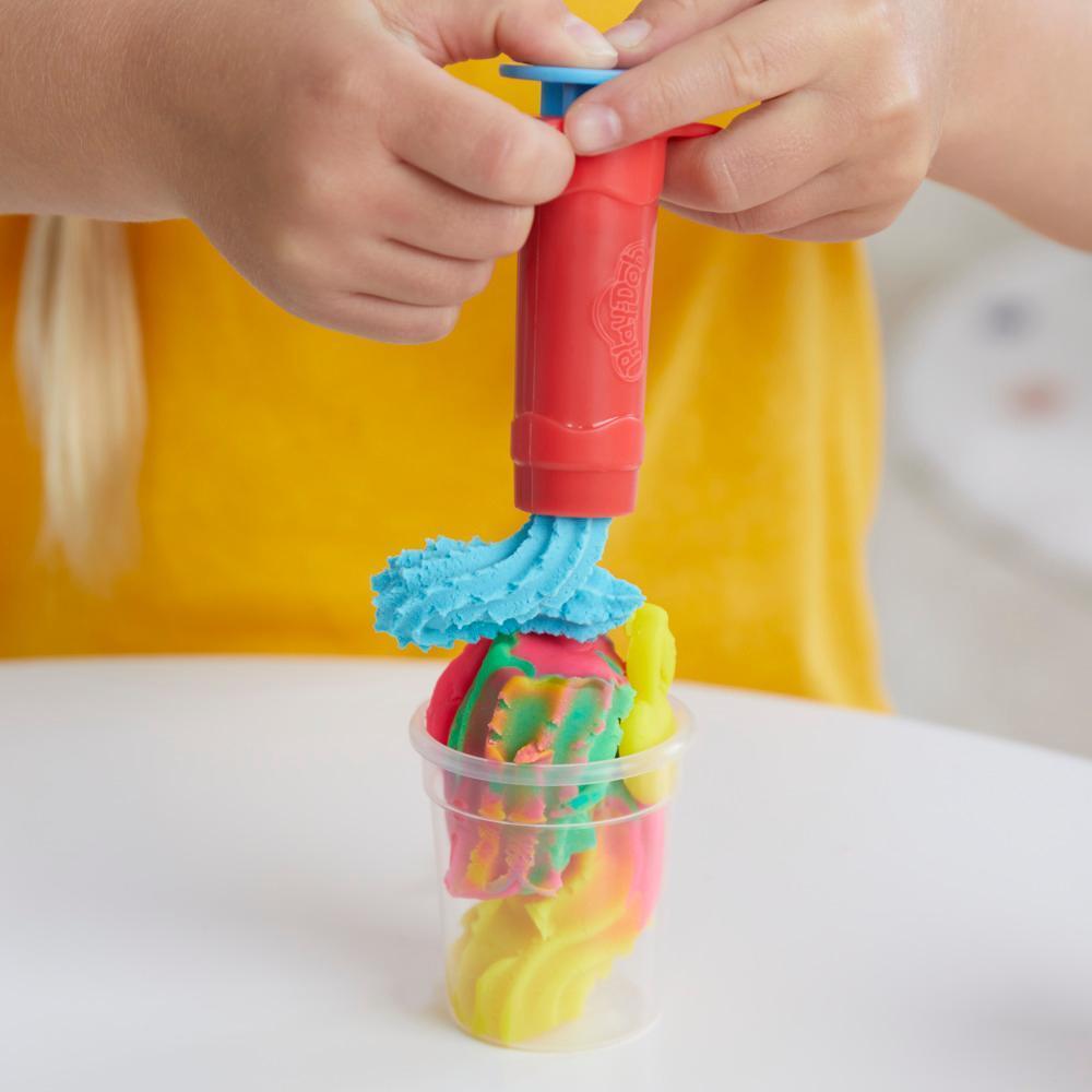 Play-Doh Swirlin' Smoothies Toy Blender Playset, Play Kitchen Toys for Kids Age 3+ product thumbnail 1