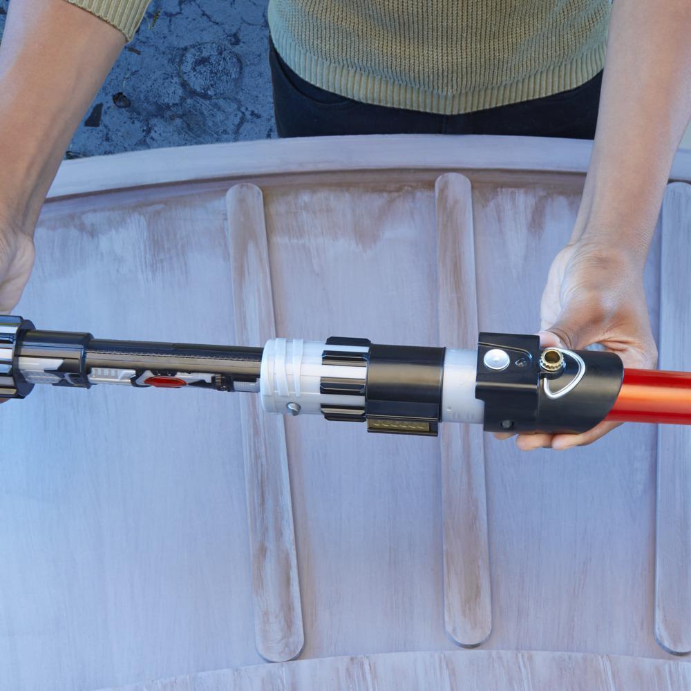 Star Wars Lightsaber Forge, Sabre laser de Darth Vader à lame rouge extensible, jouet de déguisement, à partir de 4 ans product thumbnail 1