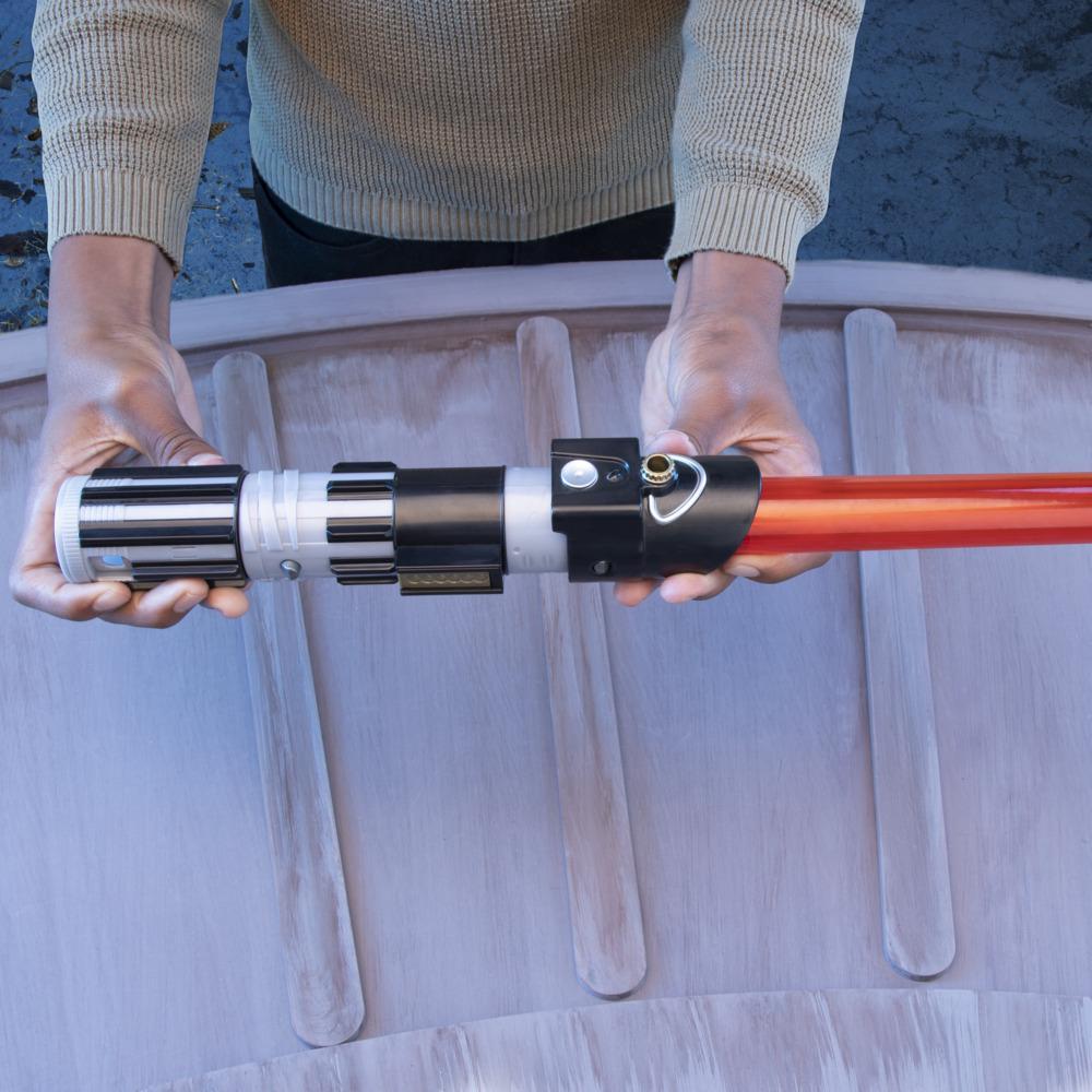 Star Wars Lightsaber Forge, Sabre laser de Darth Vader à lame rouge extensible, jouet de déguisement, à partir de 4 ans product thumbnail 1