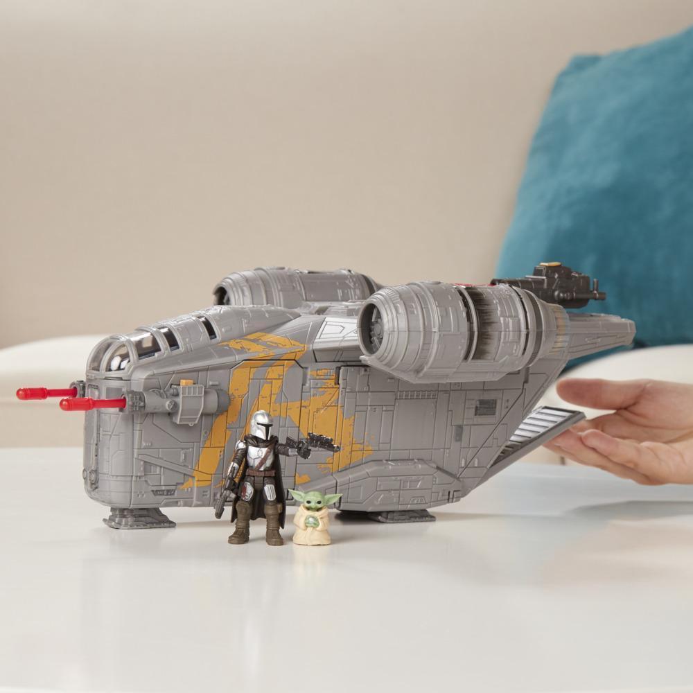 Star Wars Mission Fleet The Mandalorian The Child Razor Crest Fuite dans la bordure extérieure, figurine de 6 cm et véhicule product thumbnail 1