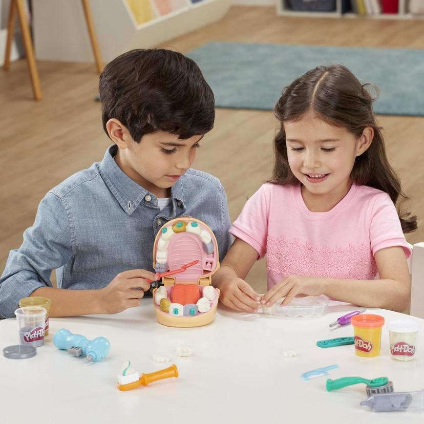 Play-Doh Cabinet dentaire pour enfants avec 8 pots de pâte à modeler atoxique aux couleurs assorties, dès 3 ans product image 1