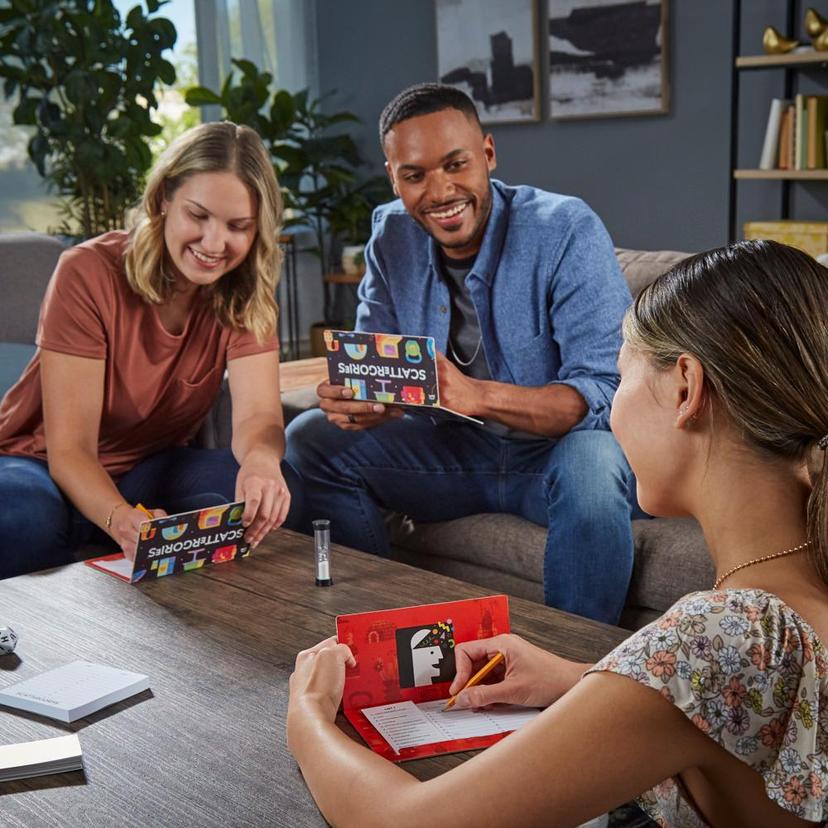 Jeu Scattergories classique, jeu de groupe pour ados et adultes, à partir de 13 ans, jeu de société pour 2 joueurs et plus product image 1