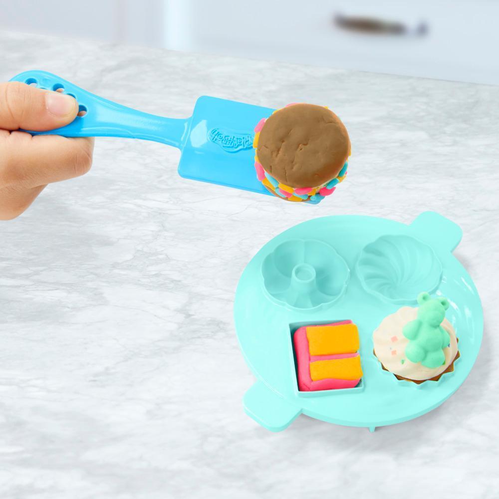 Play-Doh Kitchen Creations Robot pâtissier pâte à modeler avec accessoires de cuisine factices product thumbnail 1