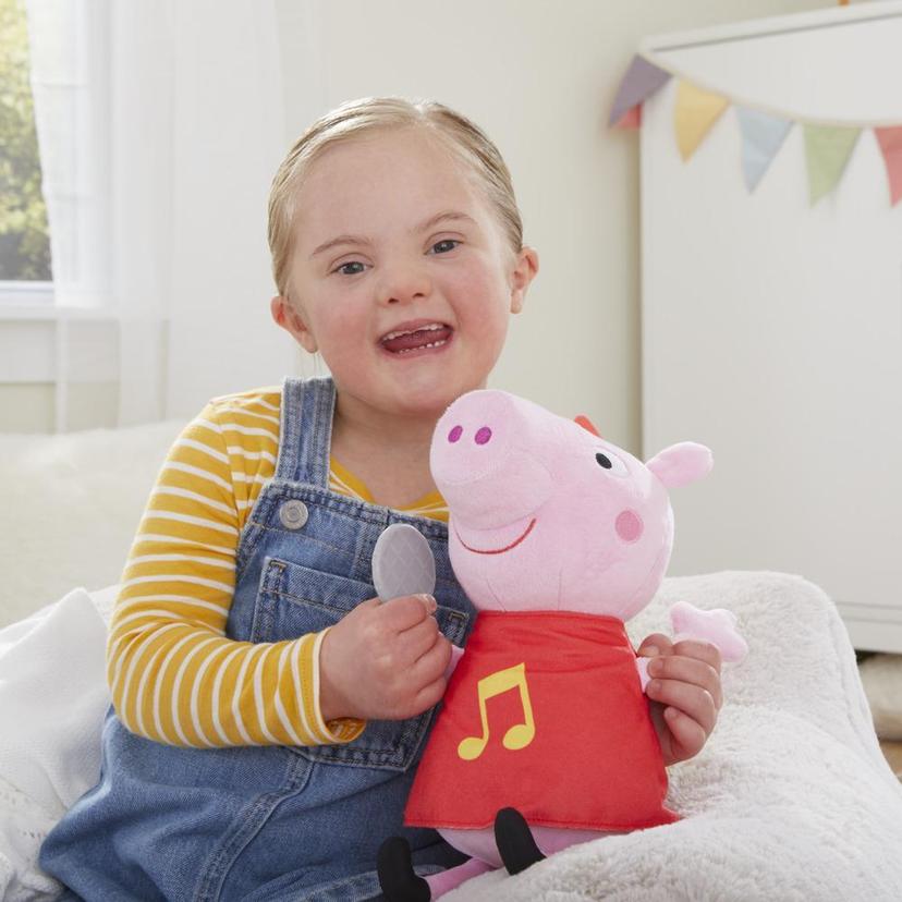 Peppa Pig Peppa chante, peluche chantante avec robe rouge pailletée et boucle, chante 3 chansons, dès 3 ans product image 1