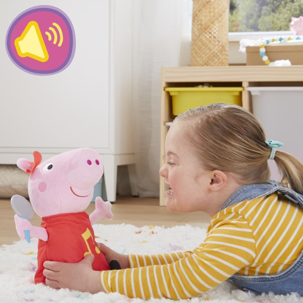 Peppa Pig Peppa chante, peluche chantante avec robe rouge pailletée et boucle, chante 3 chansons, dès 3 ans product thumbnail 1