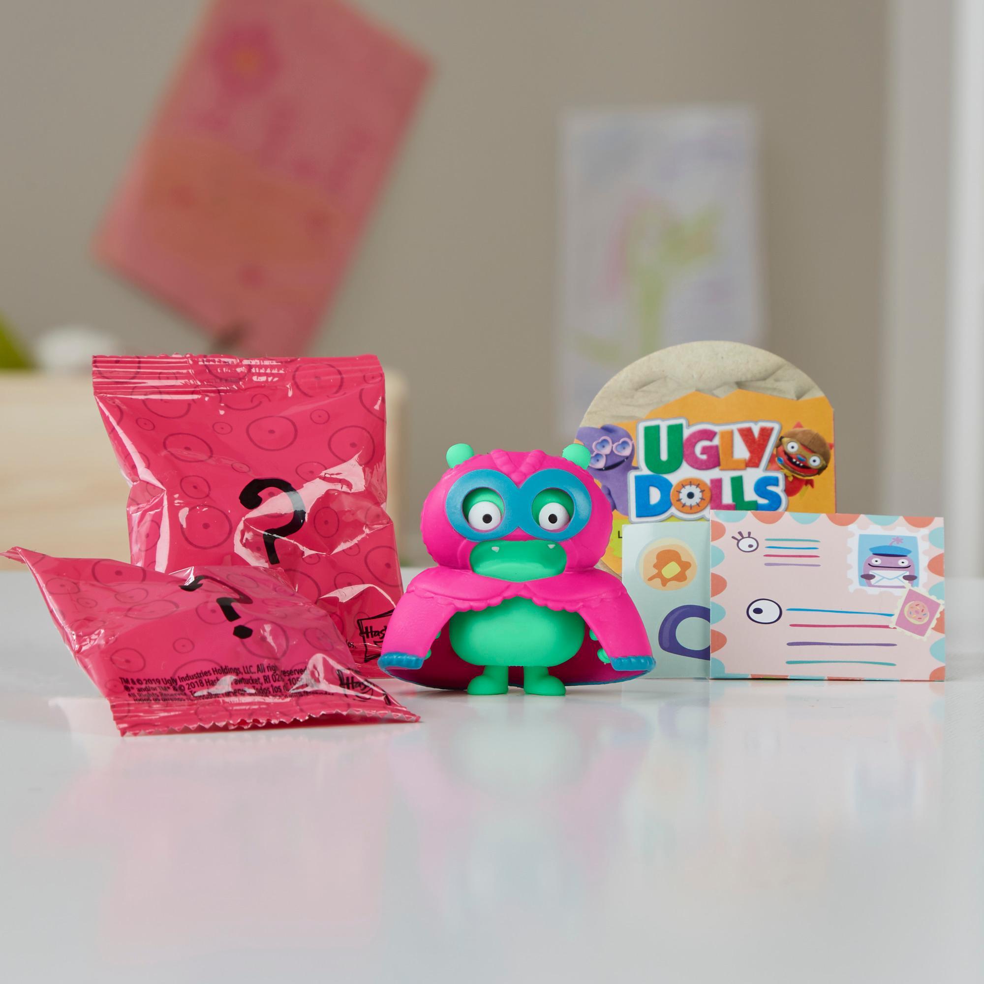 UglyDolls Surprise Disguise - Figura de Pancake Champ Jeer e Acessórios product thumbnail 1