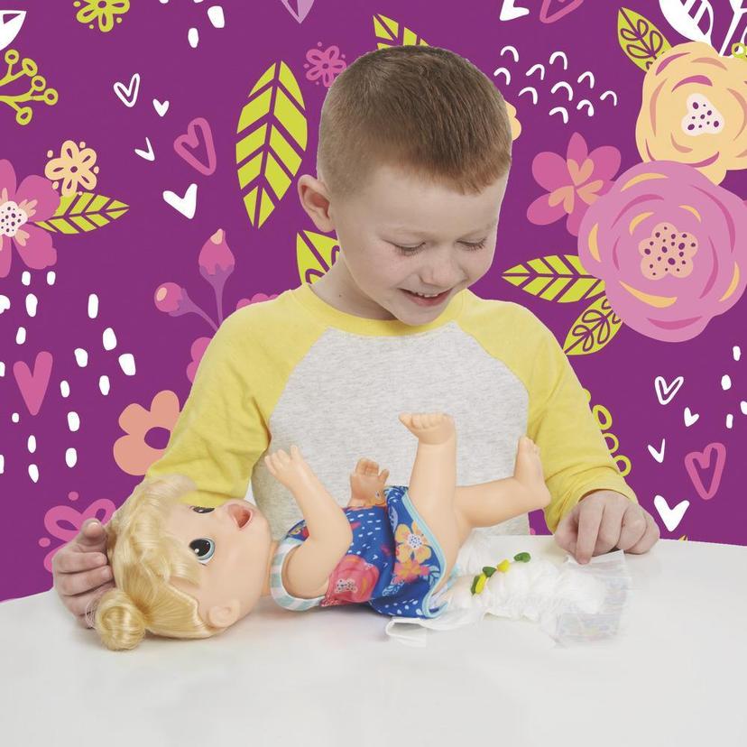 BB小麗 -  貪吃寶寶 會吃東西和拉「便便」的寶寶玩偶，內含意粉製作器、可循環再用玩偶食物，以及適合 3 歲及以上男女兒童的玩偶 product image 1