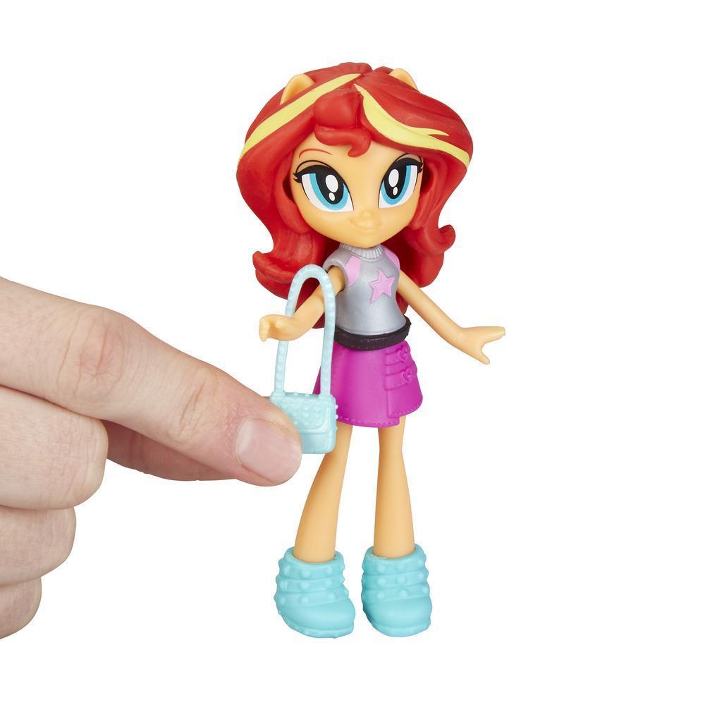 My Little Pony Equestria Girls Fashion Squad Rainbow Dash and Sunset Shimmer Mini Doll Set with 40+ Accessories product thumbnail 1