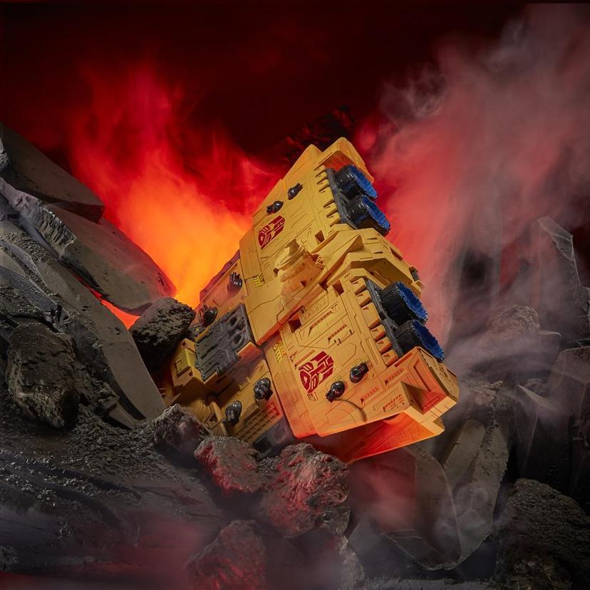 Transformers Generations War for Cybertron: Kingdom Titan WFC-K30 Autobot Ark product image 1