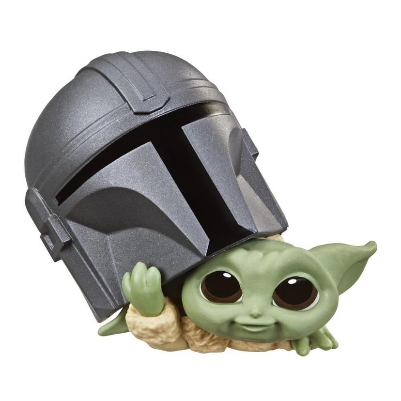 Star Wars The Bounty Collection Series 3 The Child na pose Espiando Pelo Capacete product image 1