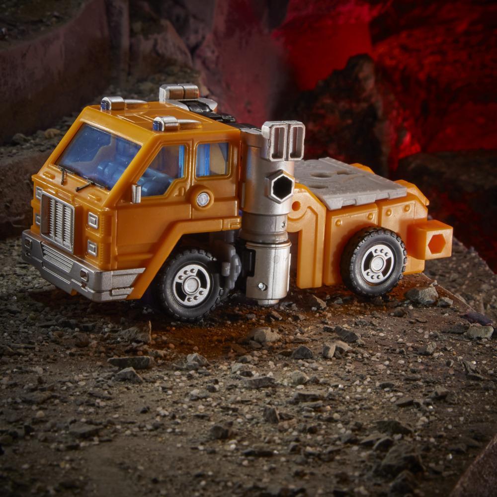 Transformers Generations War for Cybertron: Kingdom Deluxe WFC-K16 Huffer product thumbnail 1